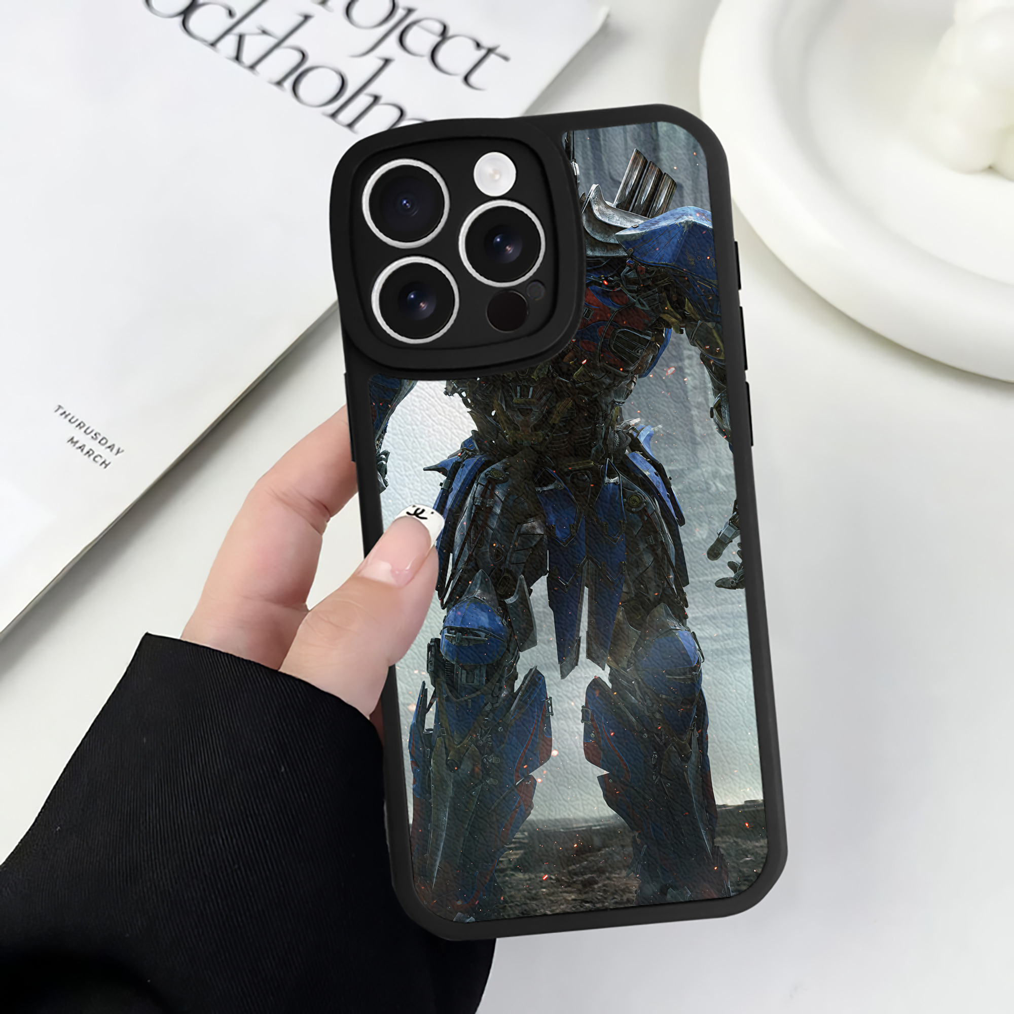 （画像用） Transformers トランスフォーマー 【iPhone 16シリーズ対応】シリコンスマホケース（レザー調） 材質：シリコン